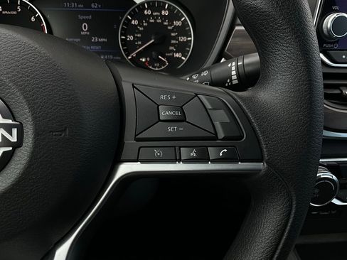 Used 2025 Nissan Altima 2.5 SV image 33