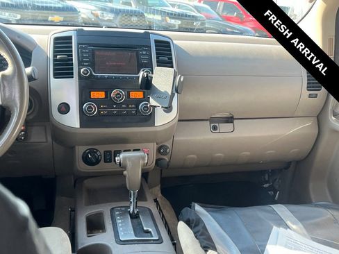 Used 2017 Nissan Frontier SV w/ SV Value Truck Package AWD/4WD image 7
