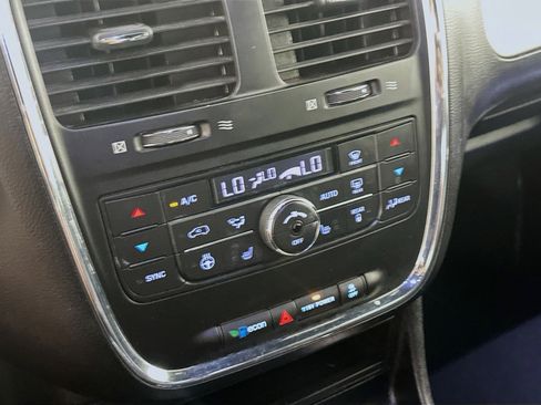 Used 2019 Dodge Grand Caravan GT FWD image 23
