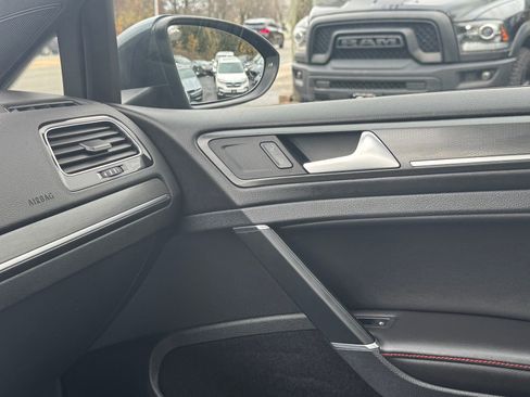 Used 2018 Volkswagen GTI SE w/ SE Leather Package image 31
