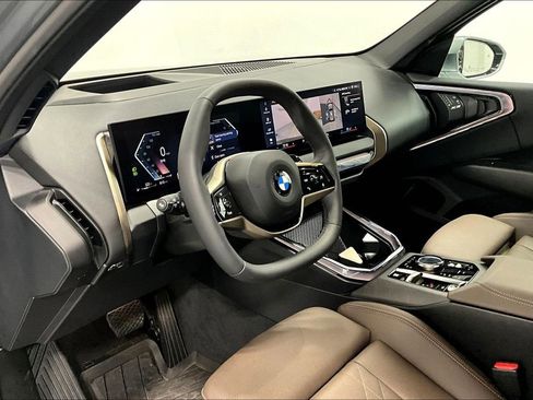 Used 2025 BMW X3 xDrive30i w/ Premium Package image 16