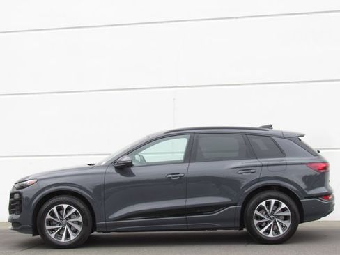 Used 2025 Audi Q6 e-tron Prestige AWD/4WD image 4