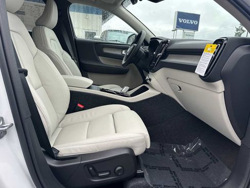 New 2026 Volvo XC40 B5 Ultra w/ Climate Package image 10
