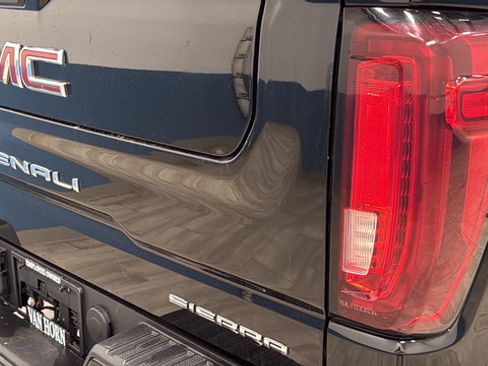 Used 2024 GMC Sierra 1500 Denali w/ Technology Package AWD/4WD image 40