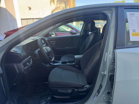 Used 2025 Kia K4 LXS image 27