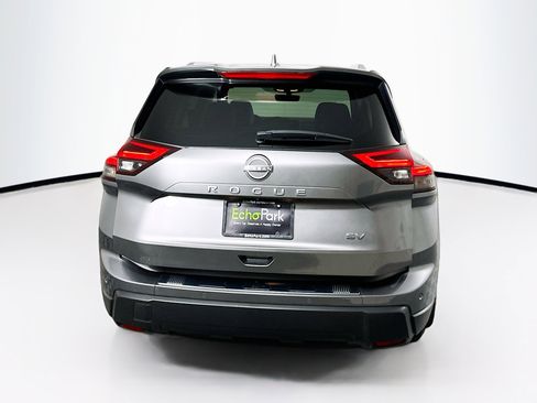 Used 2024 Nissan Rogue SV w/ SV Premium Package image 7