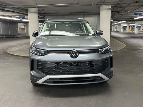New 2026 Volkswagen Tiguan SE AWD/4WD image 32