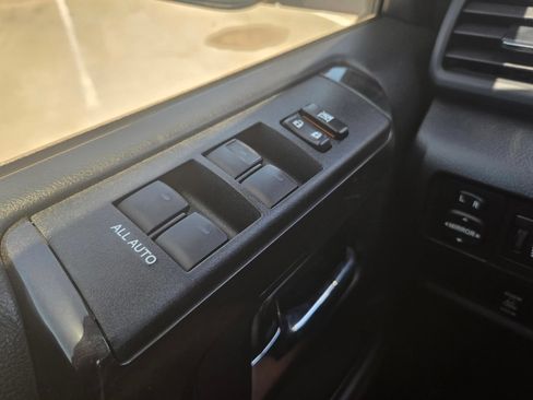 Used 2024 Toyota 4Runner TRD Off-Road Premium AWD/4WD image 18