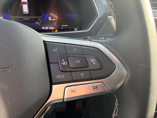 Used 2023 Volkswagen Tiguan SE w/ Panoramic Sunroof Package AWD/4WD image 17