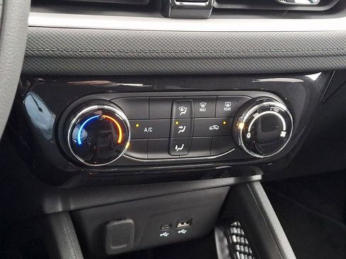 New 2026 Chevrolet TrailBlazer LT w/ LPO, Blackout Package FWD image 11