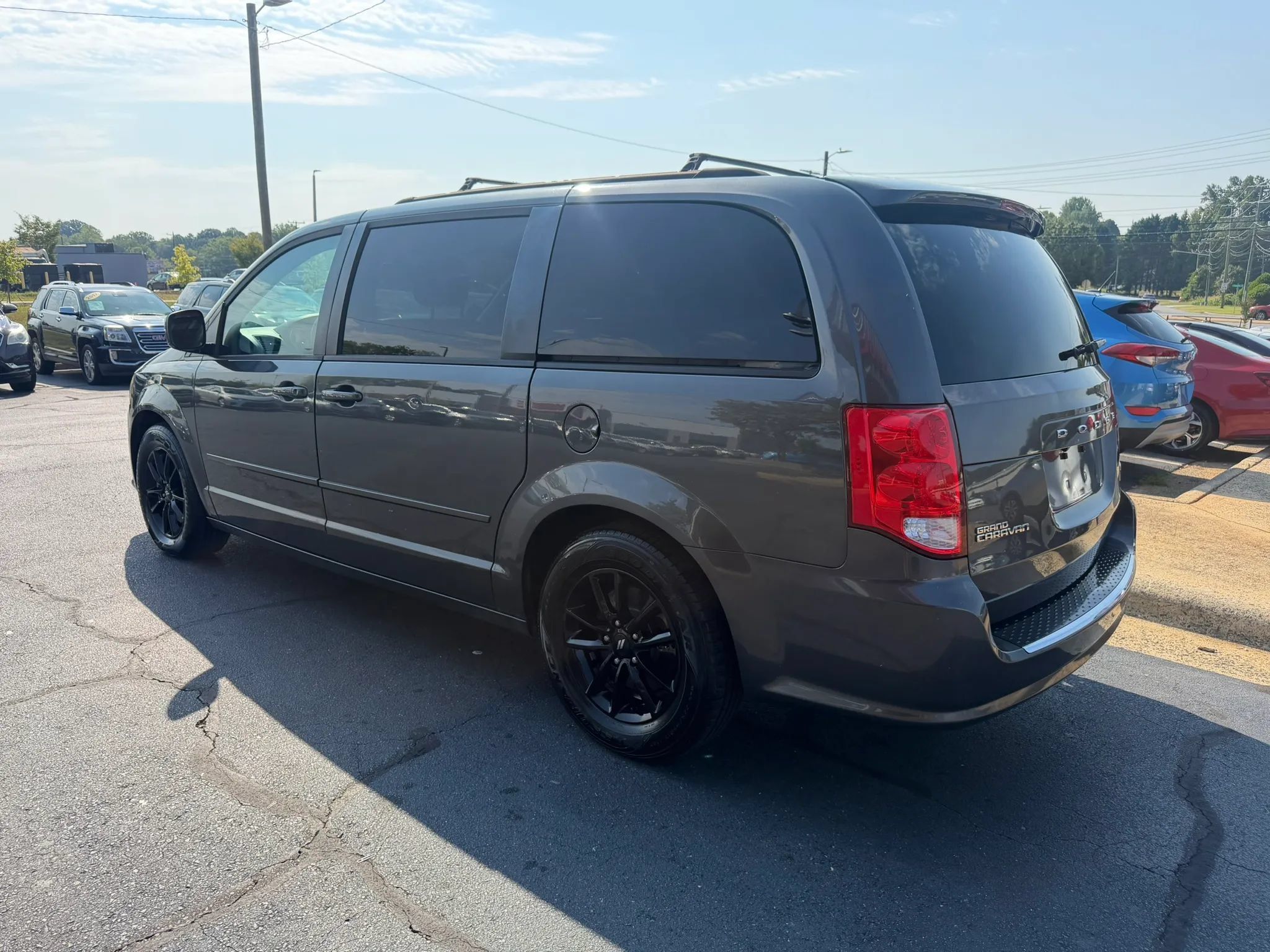 Used 2016 Dodge Grand Caravan SXT FWD image 5