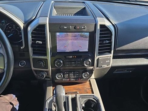 Used 2019 Ford F150 Lariat w/ Trailer Tow Package image 6