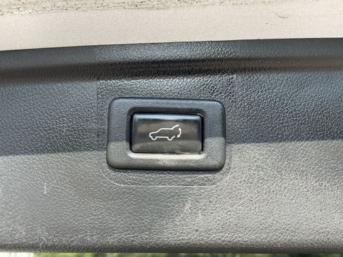 Used 2016 Subaru Outback 2.5i Premium AWD/4WD image 18