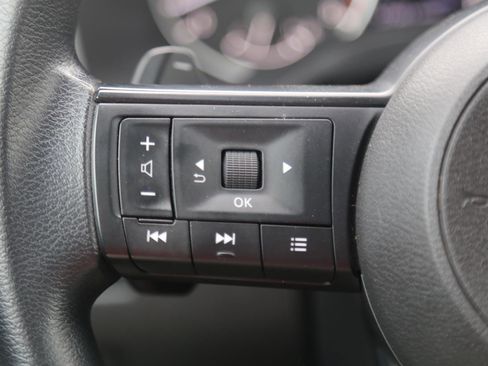Used 2024 Nissan Rogue S AWD/4WD image 10