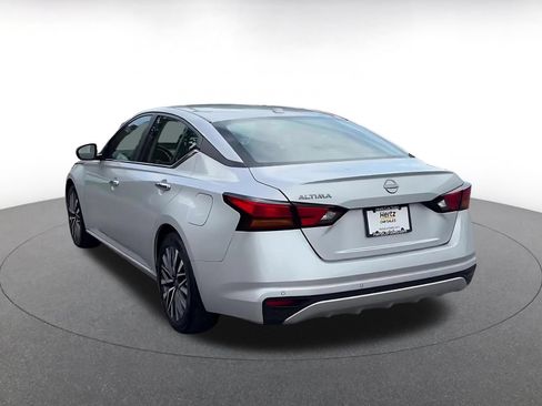 Used 2025 Nissan Altima 2.5 SV FWD image 10