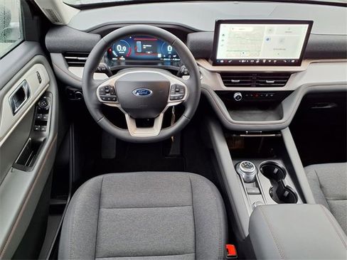 New 2025 Ford Explorer Active image 6