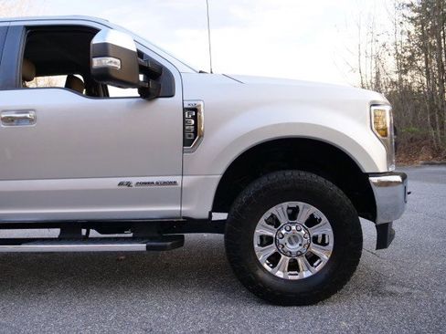 Used 2019 Ford F350 XLT w/ XLT Premium Package image 43