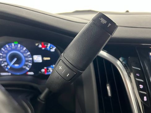 Used 2018 Cadillac Escalade Premium Luxury AWD/4WD image 15