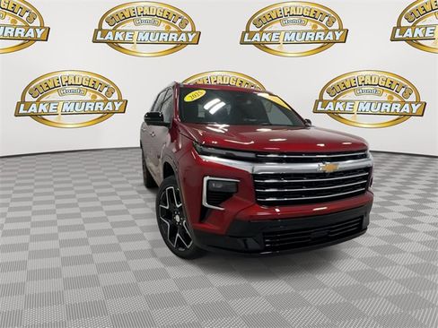 Used 2025 Chevrolet Traverse High Country image 6