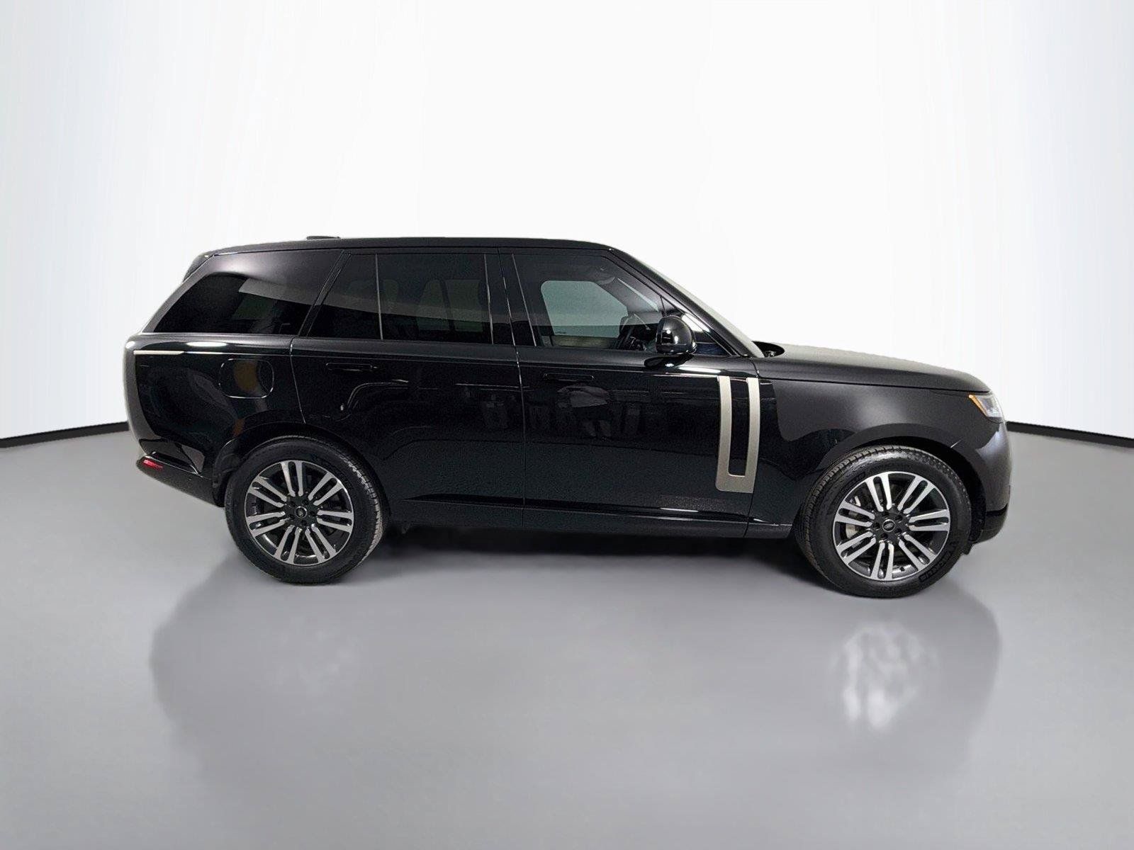 Certified 2023 Land Rover Range Rover SE AWD/4WD image 4