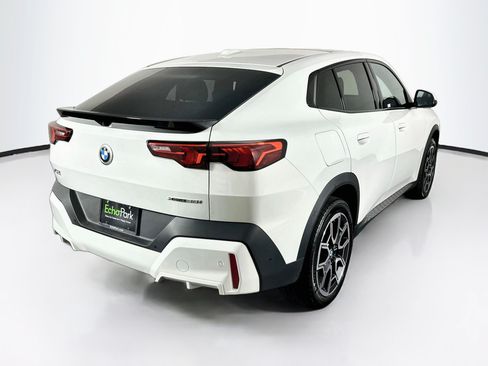Used 2026 BMW X2 xDrive28i AWD/4WD image 9