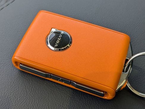 New 2025 Volvo XC60 B5 Core w/ Climate Package image 36