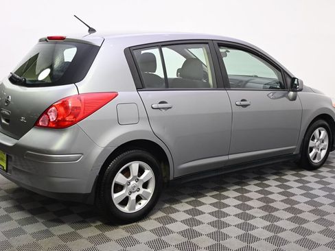 Used 2008 Nissan Versa Hatchback w/ Convenience Pkg FWD image 5