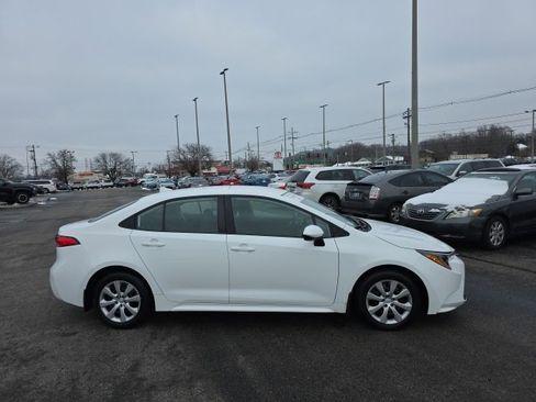 Certified 2024 Toyota Corolla LE image 3