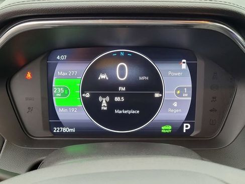 Used 2022 Chevrolet Bolt EUV LT w/ Convenience Package image 22