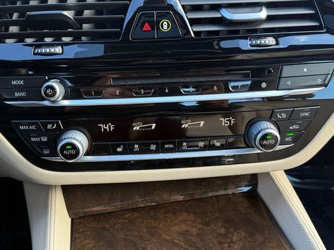 Used 2018 BMW 530e image 17