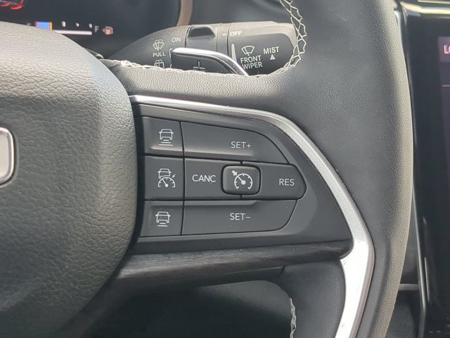 Certified 2023 Jeep Grand Cherokee Limited w/ Trailer Tow Prep Group (B) AWD/4WD image 30