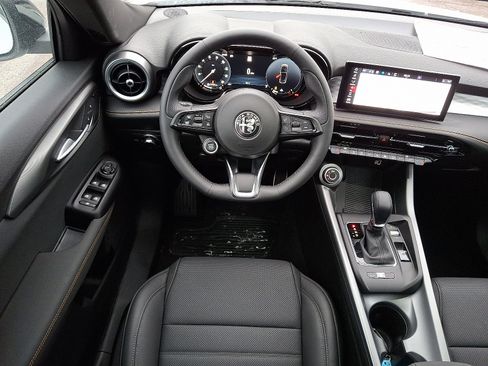 New 2025 Alfa Romeo Tonale AWD w/ Premium Package image 7