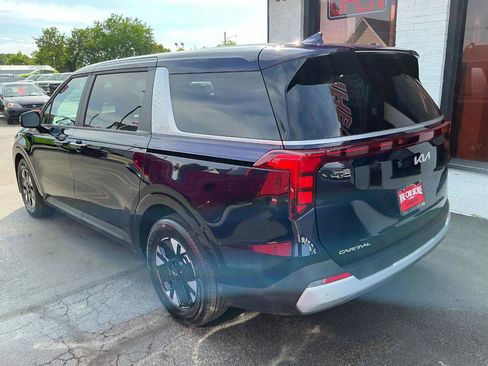 Used 2026 Kia Carnival LXS FWD image 5