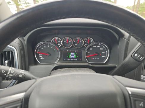 Used 2022 Chevrolet Silverado 1500 LT w/ Z71 Off-Road Package image 19