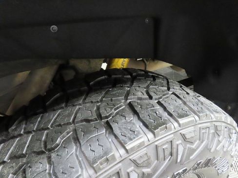 Used 2025 GMC Sierra 2500 AT4X w/ AT4X AEV Edition image 39