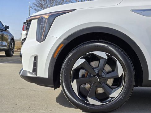 Certified 2025 Kia Sorento EX w/ EX Panoramic Sunroof Package image 14