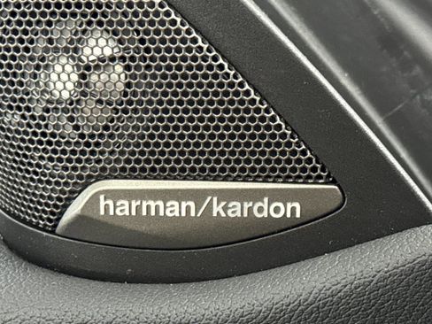 Used 2023 BMW M440i Convertible w/ Premium Package image 21