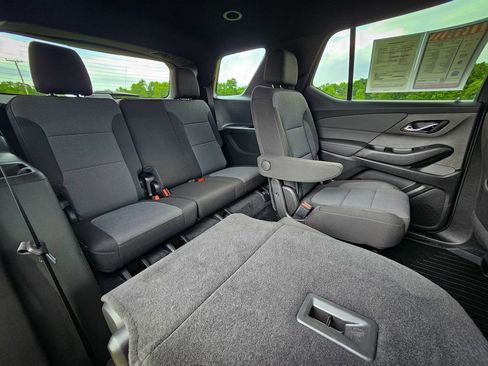 Used 2023 Chevrolet Traverse LT AWD/4WD image 37