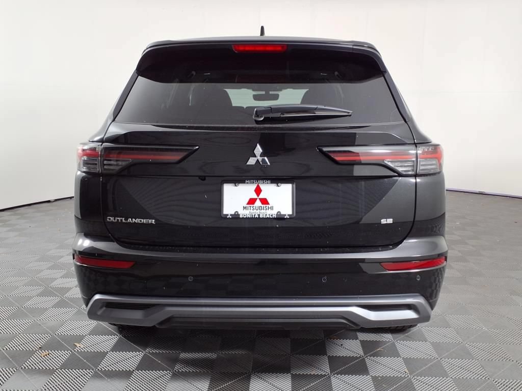 Used 2025 Mitsubishi Outlander SE FWD image 6