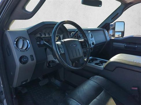 Used 2012 Ford F250 Lariat w/ Lariat Interior Pkg image 11