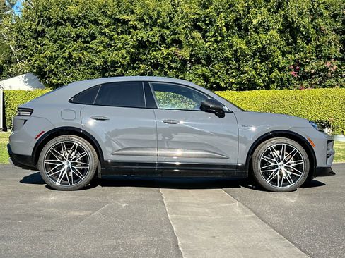New 2025 Porsche Macan Turbo Electric image 9