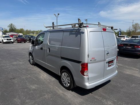 Used 2018 Nissan NV200 SV w/ Navigation Package image 9