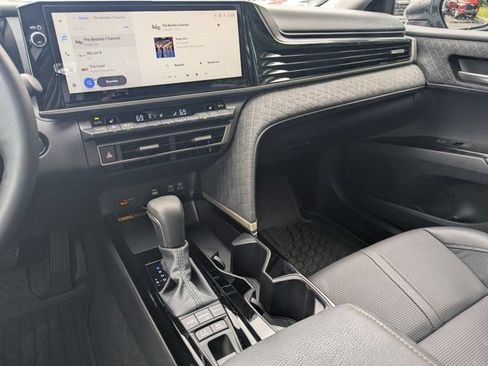 Used 2025 Toyota Camry XLE FWD image 24