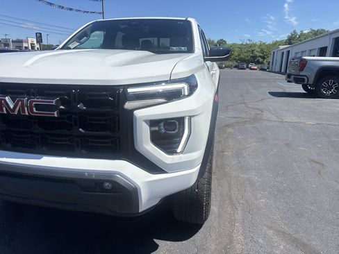 Used 2024 GMC Canyon Elevation w/ Convenience Package AWD/4WD image 8