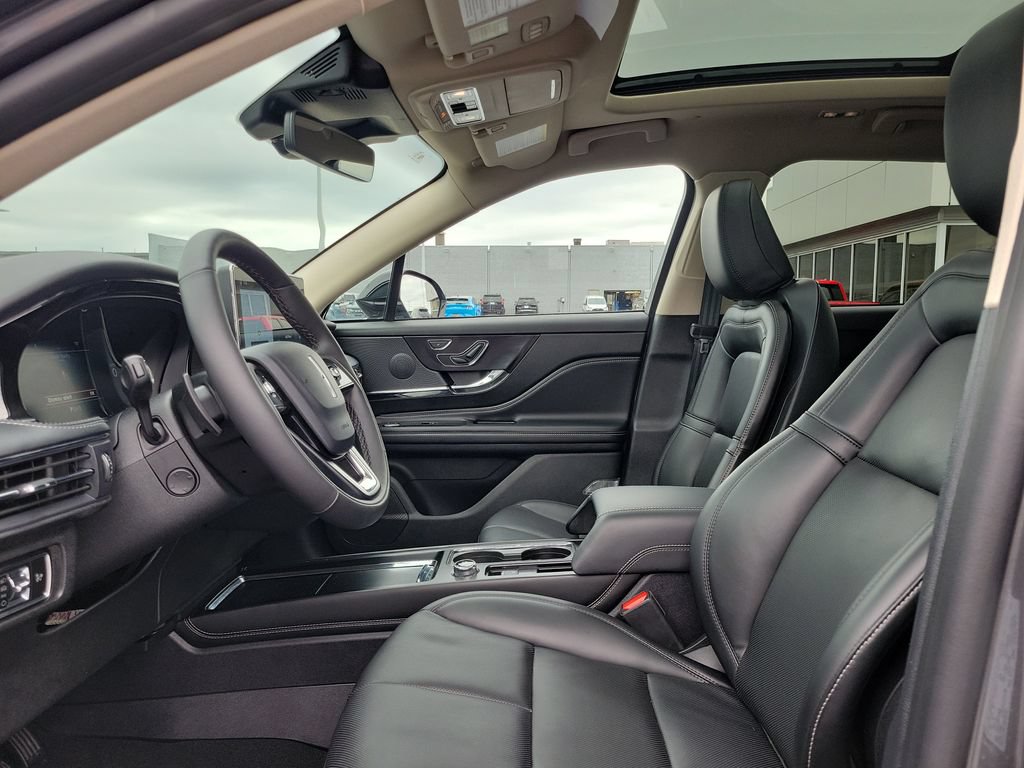 Certified 2023 Lincoln Corsair AWD w/ Equipment Group 101A image 18
