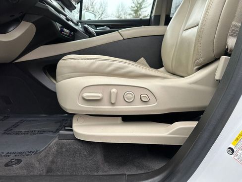 Used 2020 Buick Enclave Premium w/ Sun and Sites Package image 10