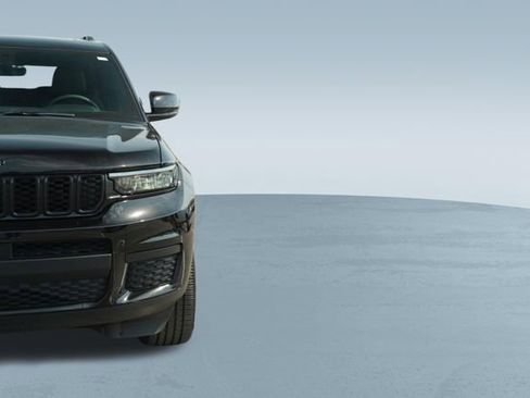 Used 2025 Jeep Grand Cherokee L Altitude image 39