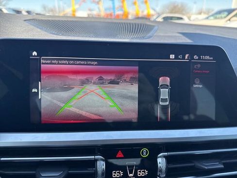 Used 2020 BMW 330i xDrive 330i xDrive w/ Driving Assistance Package image 21