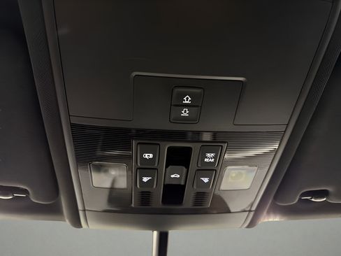 Used 2023 Volkswagen Atlas Cross Sport SE w/ Panoramic Sunroof Package FWD image 25