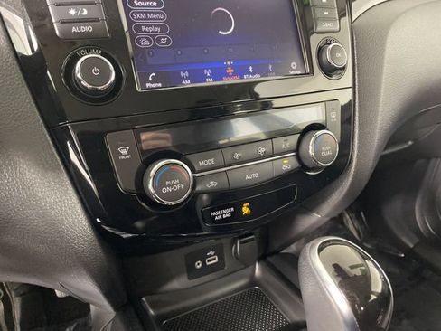 Used 2019 Nissan Rogue Sport SV w/ All-Weather Package AWD/4WD image 8